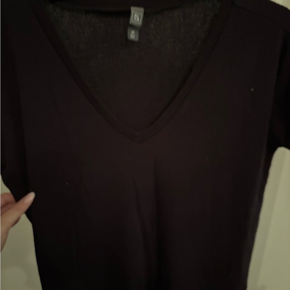 black vneck - Picture 2 of 4